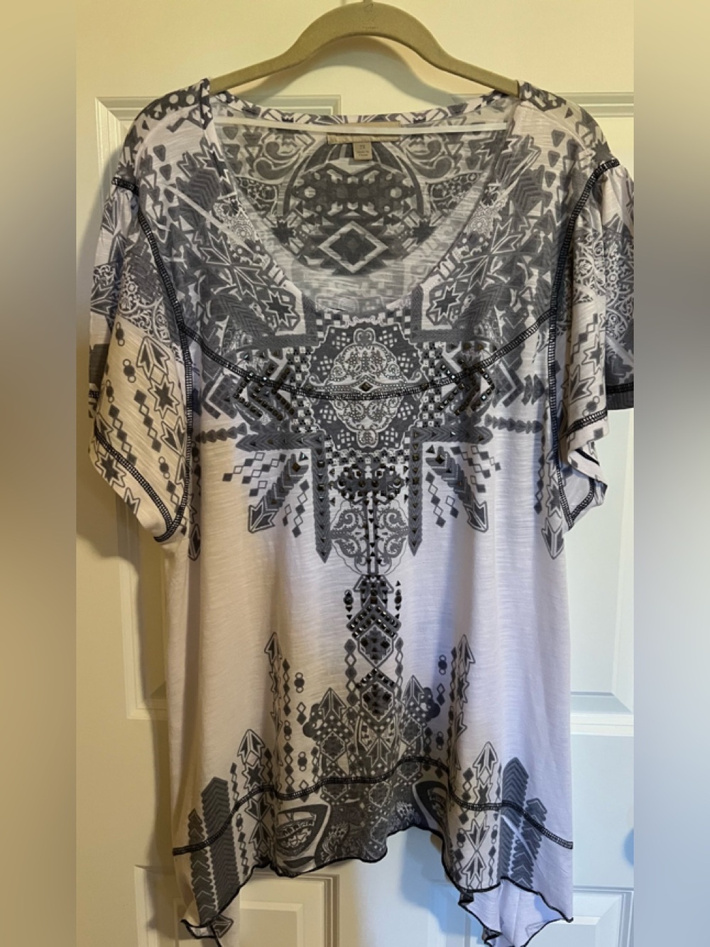 NWOT Laura Ashley top with bling. Size 2X